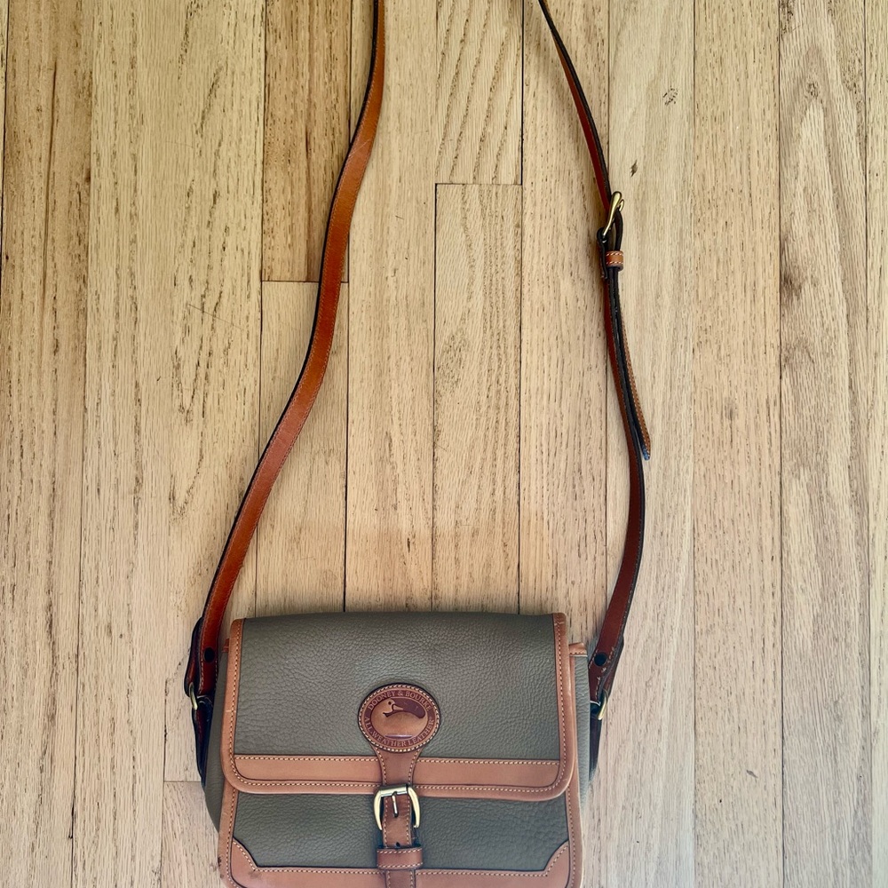 VINTAGE DOONEY & BOURKE CROSSBODY BAG/ALL WEATHER LEATHER/TAUPE